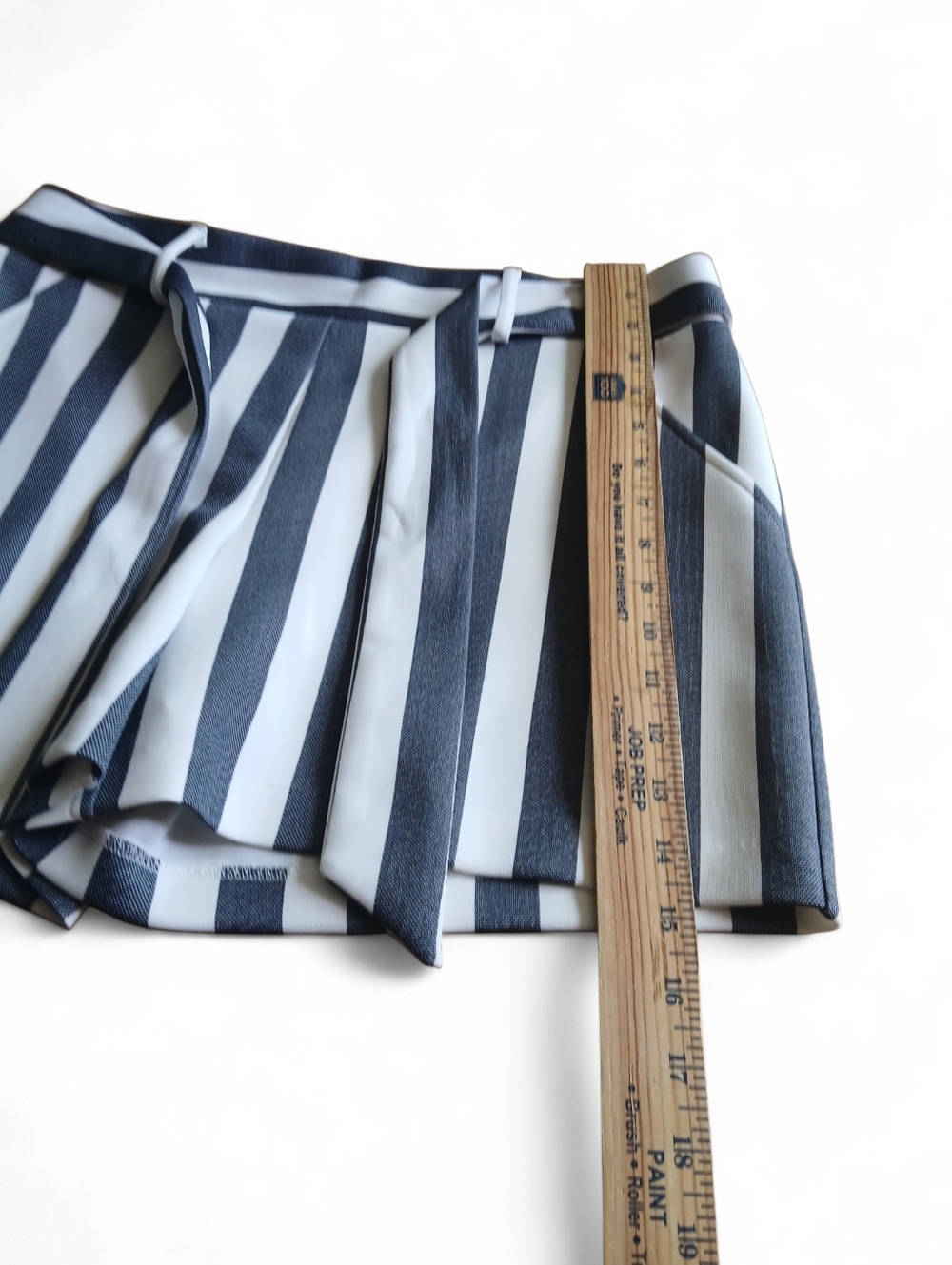 NYCC Size 6 Striped Tie-Waist Women’s Shorts - Light Blue & Navy - Picture 4 of 6